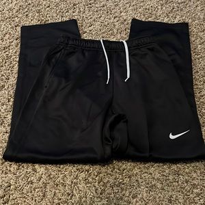Nike XL Therma-Fit joggers with tie string.